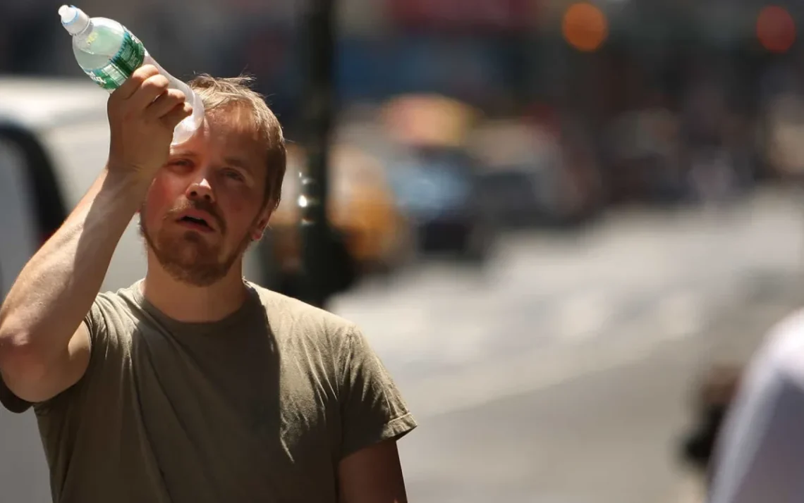 queda, de temperatura, calor excessivo, calor intolerável, calor seco, calor intenso.