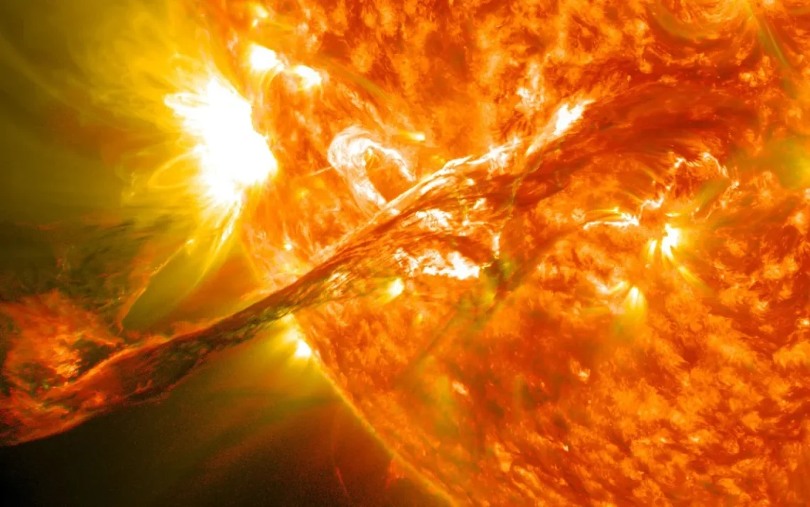 explosões solares, tempestades solar, ejeções de massa, coronal